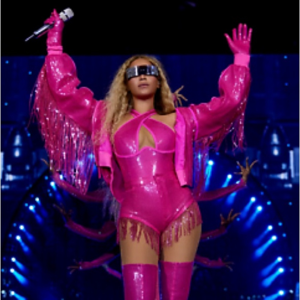IVY PARK x Adidas Cowboy Carter, Beyoncé Pink Sequin Jacket (M) shorts (L)
